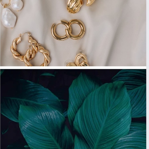 ✨ Anthropologie Irregular Gold Chunky Pearl Hoop Earrings ✨ with GIFT BOX 🎁 - Picture 7 of 8